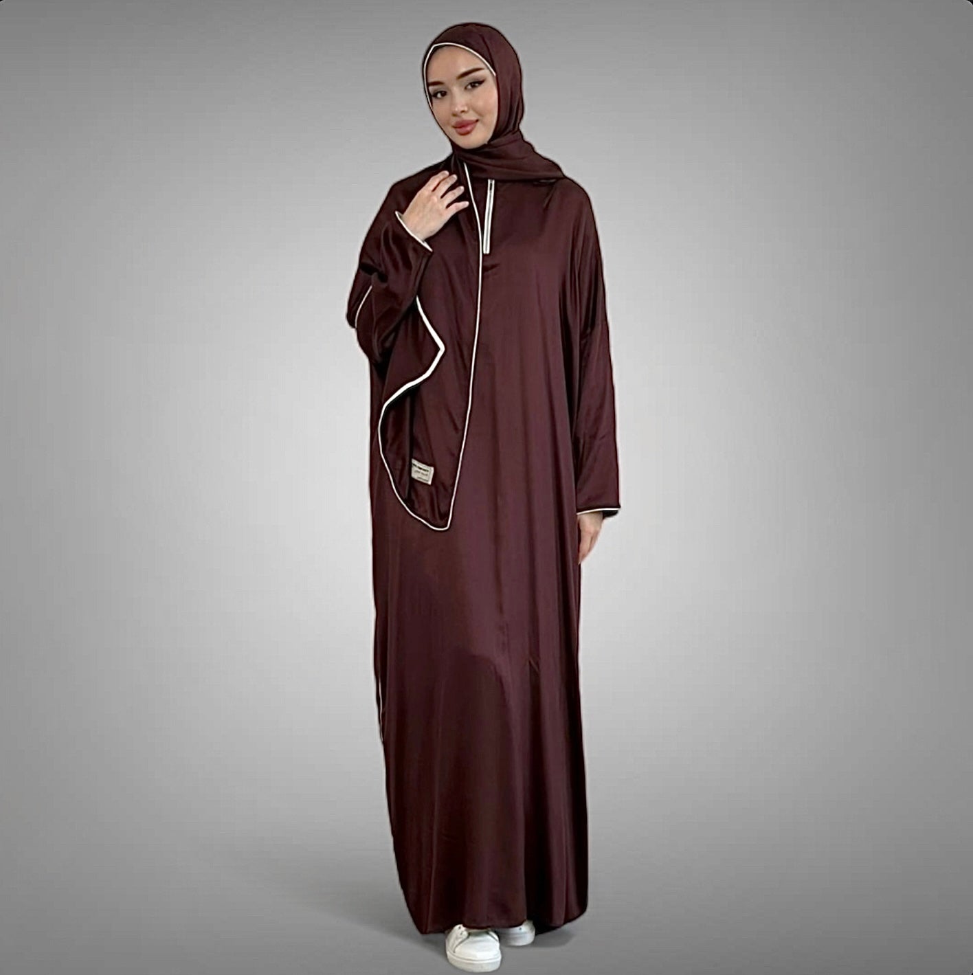 Abaya mit Kopftuch